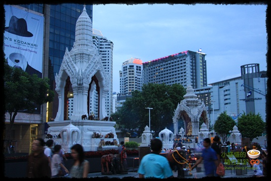 【泰國曼谷‧遊】泰國人就是愛拜拜之四面佛/大象佛/愛神&#038;Central World @小盛的流浪旅程