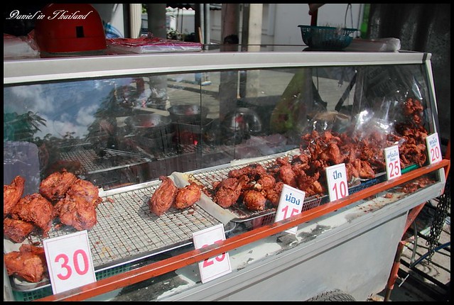 【泰國清邁】鄰近清邁門超威炸雞店 吃炸雞配糯米飯才是正宗泰式吃法 @小盛的流浪旅程