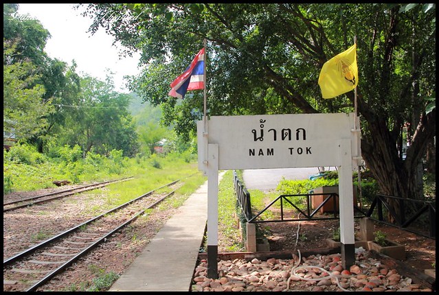 【泰國北碧】驚心動魄的死亡鐵路一日行 輕鬆且便宜遊玩泰國最著名鐵路教學 @小盛的流浪旅程