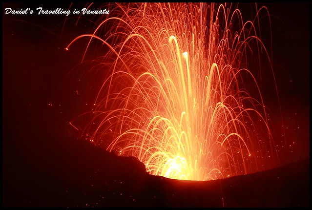 【萬那杜塔納島】Yasur Volcano 驚艷奇幻的活火山探險之旅 背包客Daniel推薦的私房秘境 @小盛的流浪旅程