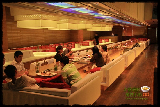 【泰國曼谷】Long Table Bar有夜景、有音樂、有泳池之景觀餐廳 @小盛的流浪旅程