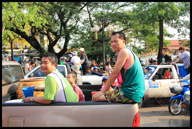 【泰國清邁】清邁潑水節Songkran Festival 世界上最大規模的水仗戰爭開打!! @小盛的流浪旅程