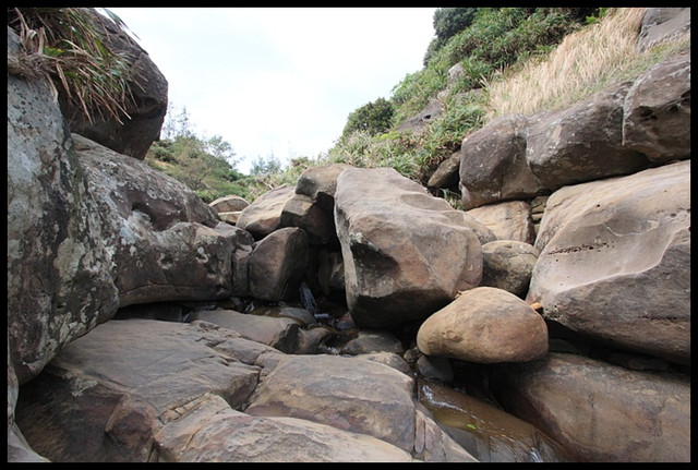 【屏東滿州】墾丁祕境探險PART1 佳樂水&#038;山海瀑布源頭 @小盛的流浪旅程