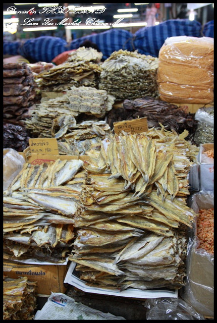【泰國清邁】體驗泰國傳統道地市場風味Ton Lam Yai Market @小盛的流浪旅程